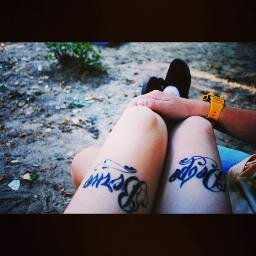 Обожаю суши:**
Смотрю мультики:D