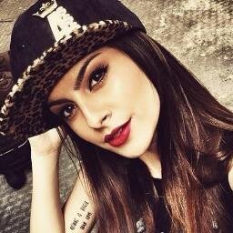 ✌  Que a felicidade vire rotina  ✌
instagram : laysferreiira