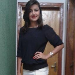 Sou como você me vê,
posso ser leve como uma brisa,
ou forte como uma ventania,
depende de quando,
e como você me vê passar.