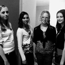 Bestfriends forever ; @xxbo__ , @femhartjex , @kusjeilonax , @xchantiexx !