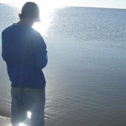 hello, im 16 and a happy person... follow me i will follow u back :)