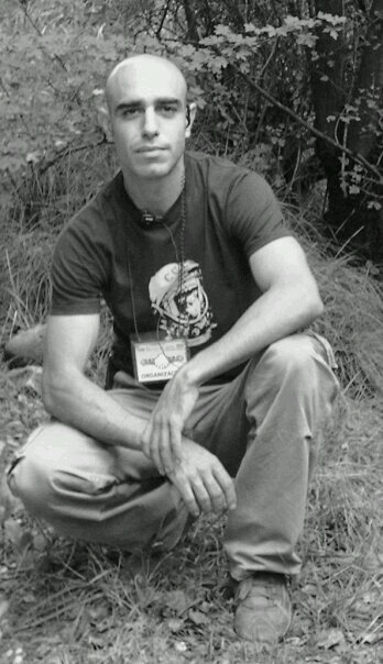 isaactamarit's profile picture. Observador incansable del comportamiento humano, el único capaz de convertir algo sencillo en lo más complicado posible.