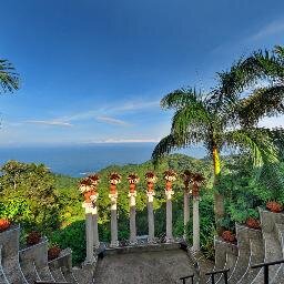 Luxury boutique hotel in the Pacific Coast of Costa Rica with inspiring ocean views and decor.