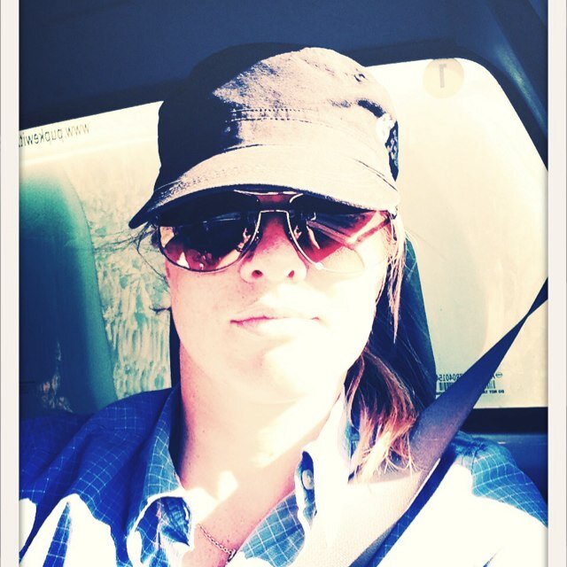 nervnagel's profile picture. Hat stehts eine Lampe dabei, damit ihr ein Licht aufgeht.