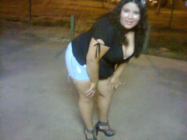 amo funk,chocolate,sou alegre,soridente,gosto de sair,adoro dança.