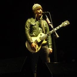 Amante de la musica mas perdurable e intensa que existe, el ROCK y sus diferentes vertientes, amo el Cine y soy Crema hasta la muerte XD