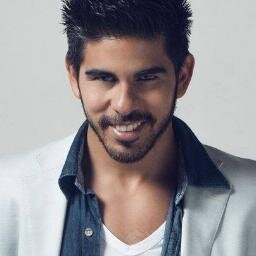 FansPage oficcial del artista Guayaquileño @RafaelCedeno o/  https://t.co/pB3PpfMmH8