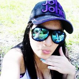 Estudante,Paulista,Escorpiana,Corinthiana,Sonhadora pé no chão,Amante da musica sertaneja quer saber mais é só seguir (y);*