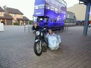 debstait77's profile picture. 