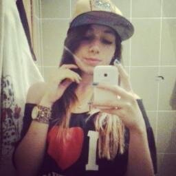 Por fora a menina que muitos julgam, por dentro, a mulher que poucos conhecem! ✌ ♡ ♕ ✿