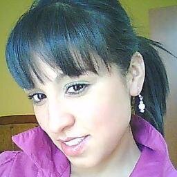 Soy de esas personas que sonrien a la vida ante cualquier situación, enamorada de la vida :*