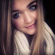 Amo fazer compras, comer pizza, ir ao shopping e sair com minhas amigas gatonas *-* add no facebook_ https://t.co/OGCzSw2G0G