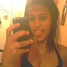 Estudante, 20 anos, libriana, curiosa, apaixonado por música, photographic model, future actress!!!! Contato ( natii_sk8@hotmail.com)