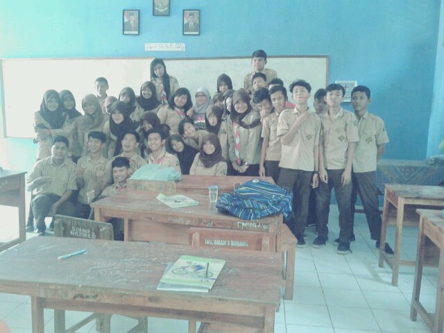 Salah satu kelas yg berjumlah siswa paling sedikit & dan salah satu kelas yg jarang ada guru ☺|| Anak didik nya mamih gaul Ibu Liem \m/♥