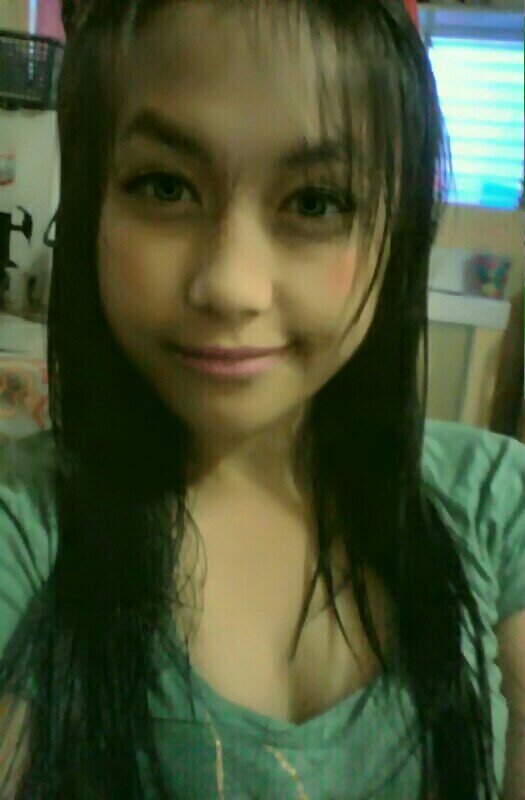 singer, loves to eat pizza and noodles, dancer, music lover