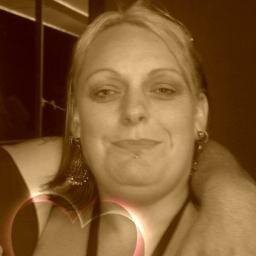 i am a tell it like it is person, I have 3 wonderful kids and a wonderful man in my life. I am a upfront person who loves helping out people n friends.