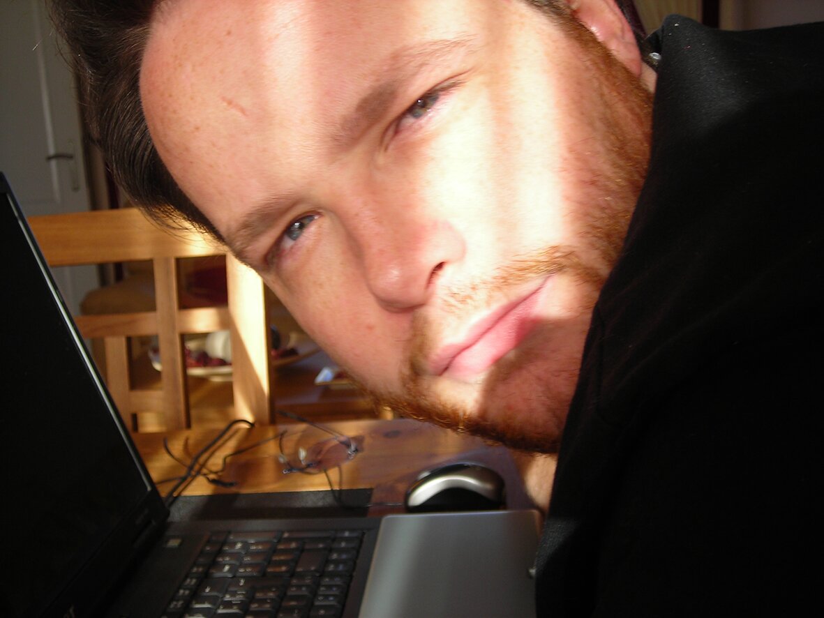 Fulltime dad, plus size man, teacher, manager, endlessly in love...   Bobitcholle Houloucouptère