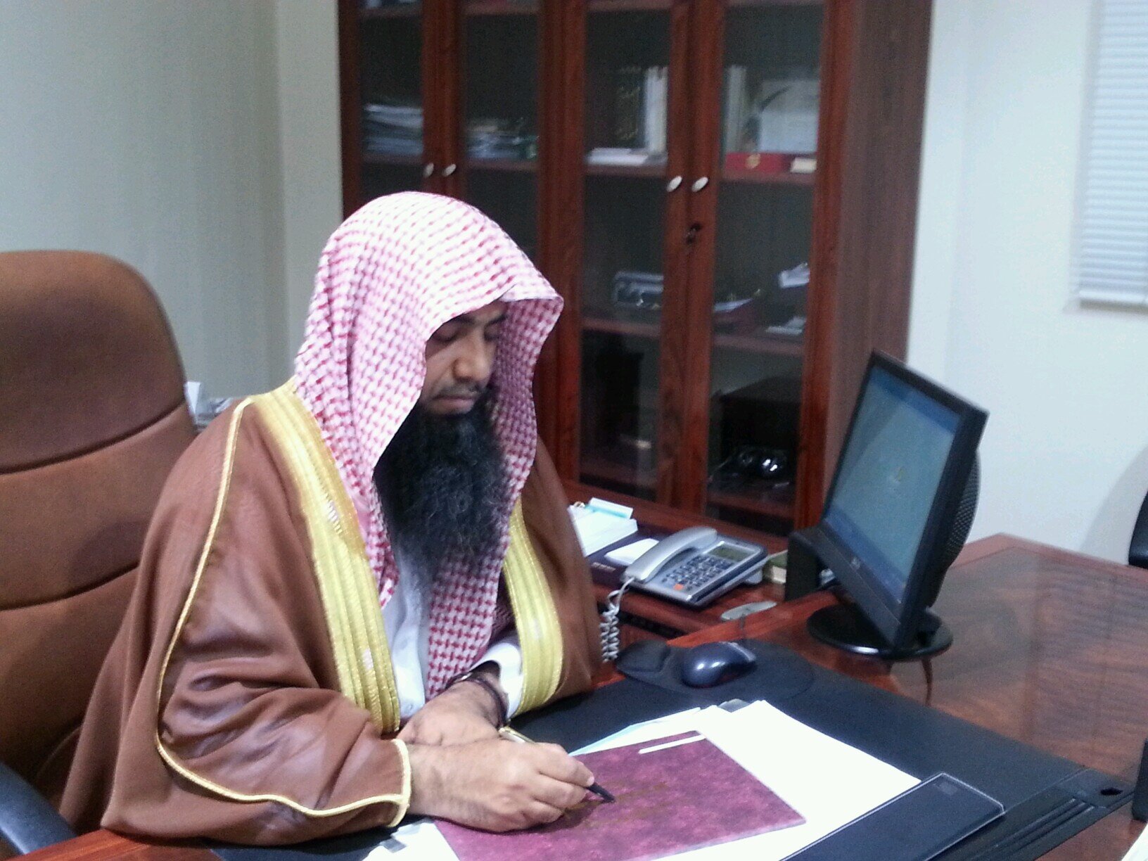 صلاتي نجاتي في دروب حياتي
            Jeddah