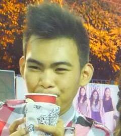 I am a proud OTAKU....a die hard fan of TAYLOR SWIFT....a certified SHINEE follower....and a consistent believer of JJ PROJECT....thats me..XP