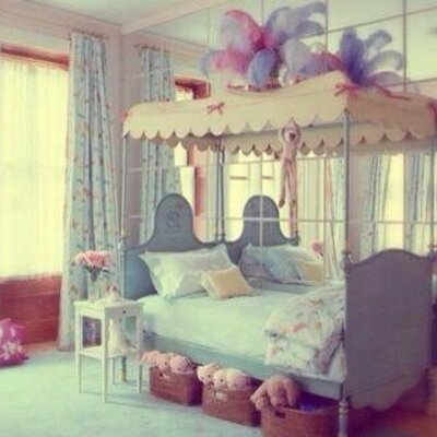可愛いお部屋bot En Twitter ピンク色で統一された部屋 aのグッズがかわいい Http T Co Dyeha3wrgp