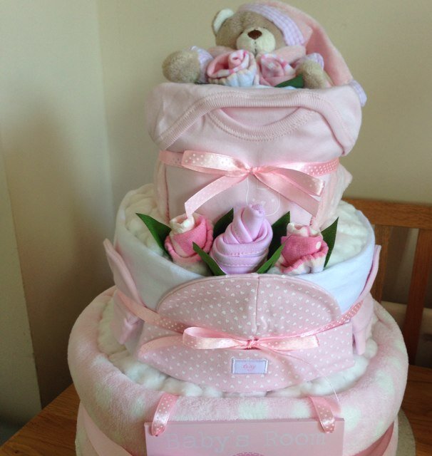 Beautiful handmade nappy cakes, towel cakes and baby bouquets! Perfect for xmas, birthdays and new babies! Also now selling glitzy glasses ❤