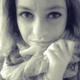 ♥ Make-up ♥ Kleding ♥ Trends ♥ Tekenen ♥ DoItYourself ♥ JUST FOLLOW ME ♥ Youtube: CreativeBabeeXx ♥ E-mail: CreativeBabeeXx@gmail.com