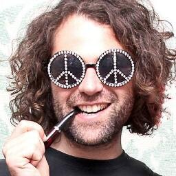 freelance director, cameraman and editor - founder and creative director of @mothership_uk ; one of two head honchos at @EarlFilmsLDN ; part-time lounge singer