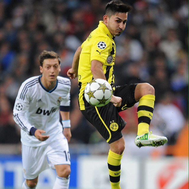 MiddleOfThePark's profile picture. Posting the best and latest photos of midfielders around the world. Taking requests & occasionally a giveaway.