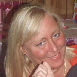 Susi1110's profile picture. Server, fitness buff, dog lover