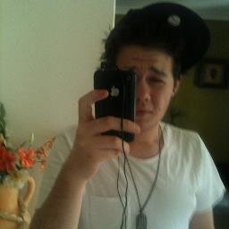 Todd Fairbairn, Singer, Rapper, Dj 19 years old and love making music and beach and hanging out with friends