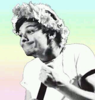 Niall please follow her