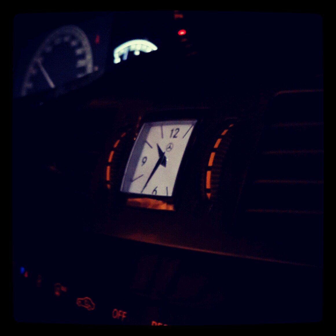 ‏دَع آلإبٺسآمۃ ؛) آول مآ يرآھ آلنآسْ في ملآمحگ /حسآبي المهكر :( @radar355