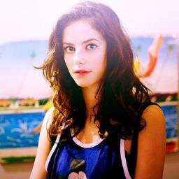 19 años. Ellie. Los ultimos 5 muerta. Hermana mayor de Cecily y Will. He vuelto para ser nefilim. REINICIADA. {Kae, hermana}