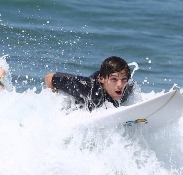 Free follow from @tomlinversity ♡