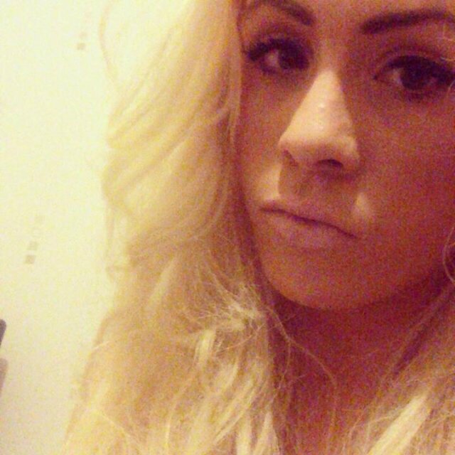 chelszola's profile picture. 