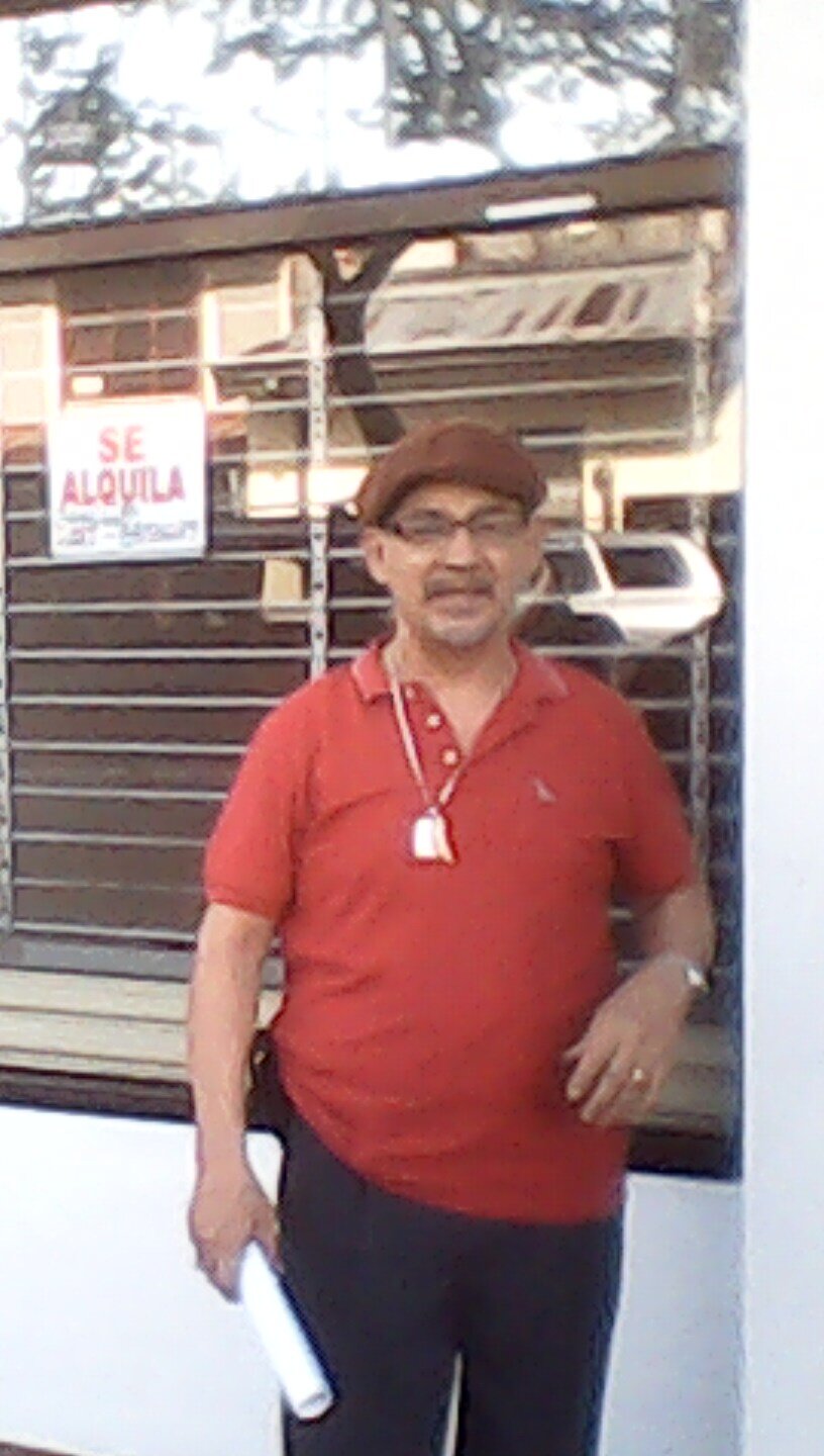 Artesano industrial, servir con eficiencia, aficionado al deportivo saprissa. me encanta la música romántica.