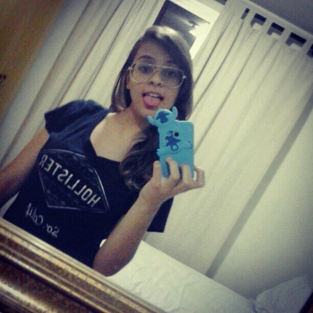 Aquelas que se dizem amigas vai chegar uma hora e dizer adeus amiguinha!! Insta: leh_paizani