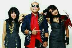 twitter resmi:12-10-2013 or dari: @kotakband_ admin 1:habib 085762003707&Admin 2:Rizky 085760767804