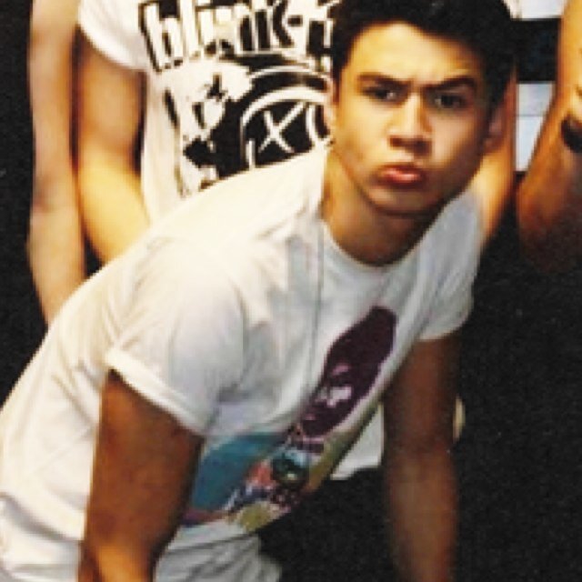 hello @weyheymahone here just reminding you to never ever give up because calum loves you and so do i :)
