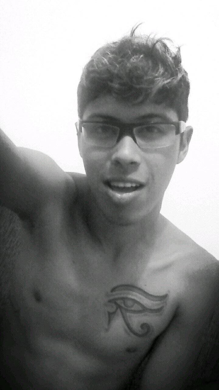 Supere seus fantasmas e medos, mantenha a cabeça erguida, a coluna ereta e tenha sempre passos firmes! E o mais importante tenha Fé em si mesmo!