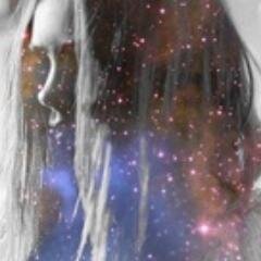 Embrace all beautiful elements in life.Aspiring humanitarian.Follow me for a hint of motivation once a while*