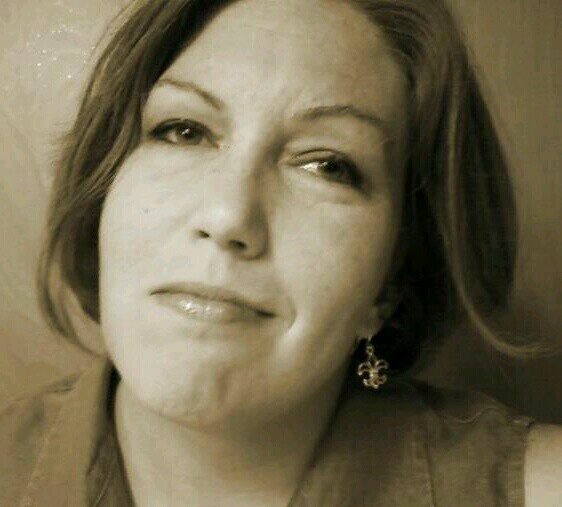 Lesbian artist, lover of life, music, freedom, animals, knowledge and God. And my phenomenal life partner!
Follow me on Instagram - myblueart75