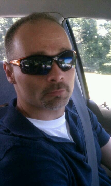 cardenricky's profile picture. 