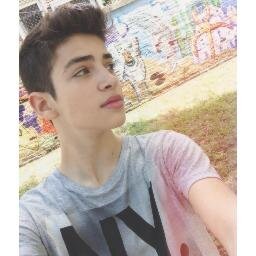 Manu Rios Fernandez mi idolo gracias a el soy feliz. Mi sueño es conocerle ♥te quieroo Manu♥