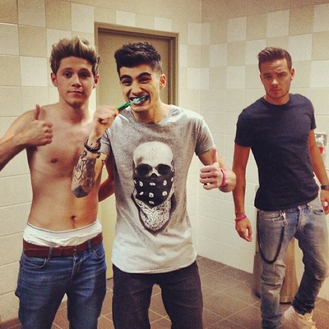 This is an One Direction fan account. Follow us please! Niall, Zayn, Harry, Liam and Louis are our idols for life! ❤️