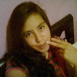 soy alegre celosa bipolar histérica me encariño rápido pero olvido lento soy única en un millón XD