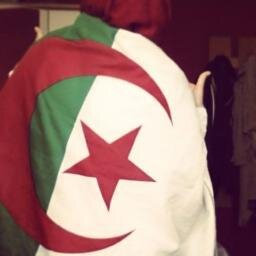 لسـت مـن الأميـرات
ولـم أشـارك يومـا فـِي مسـابقـة للجـميـلات
لم أكـن حـتى مـن العـارضـات الفـاتِنـات
 أنـا #جزائرية أطمـح أن أكــون فـِي صـفّ التـّقيـّات