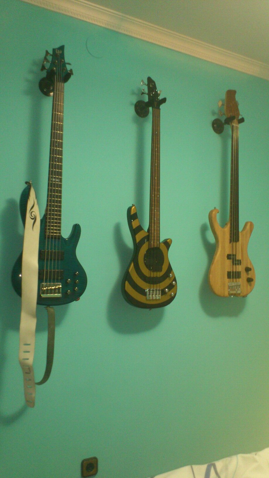 Luthier de instrumentos eléctricos / Born to Lose, Live to Win.