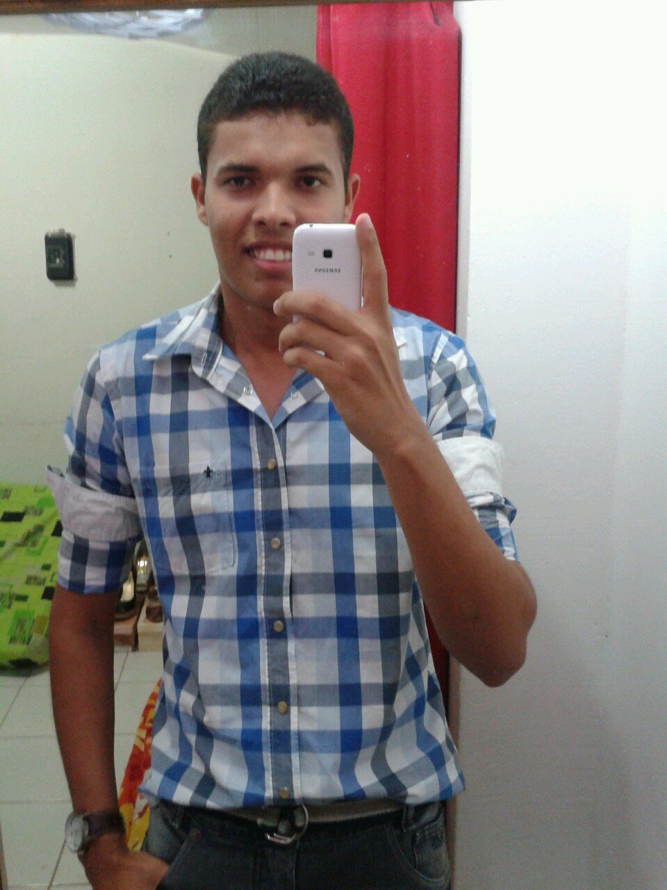 2.1 Natalense, estudante de administração, abcdista de s2. Se quiser conquistar uma princesa então terá que ter atitudes dignas de um príncipe.