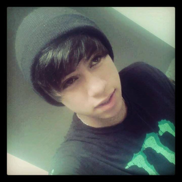 pues no soy una persona mamona estube en la 2da guerra mundial xDDD
y amo a justin bieber y one direction :3